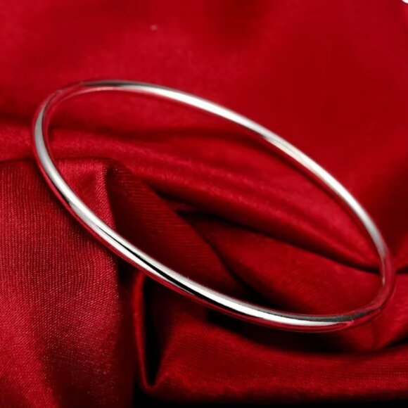 solid sterling  925 Silver Bangle - Picture 1 of 1